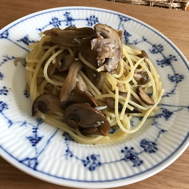 舞茸とマッシュルームのじゃこパスタ